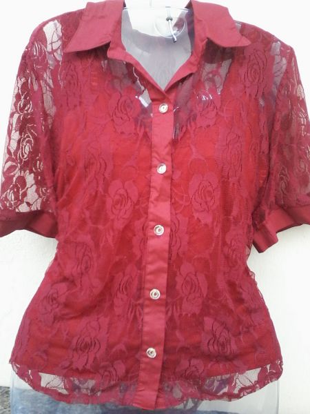 Camisetes em renda