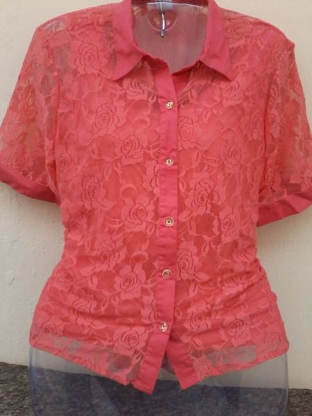 Camisetes em renda
